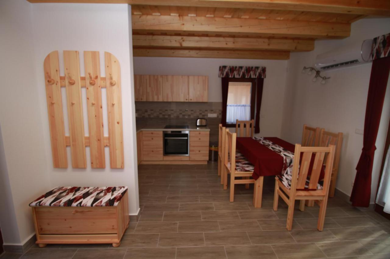 Boni Apartmanok Hegykő Buitenkant foto