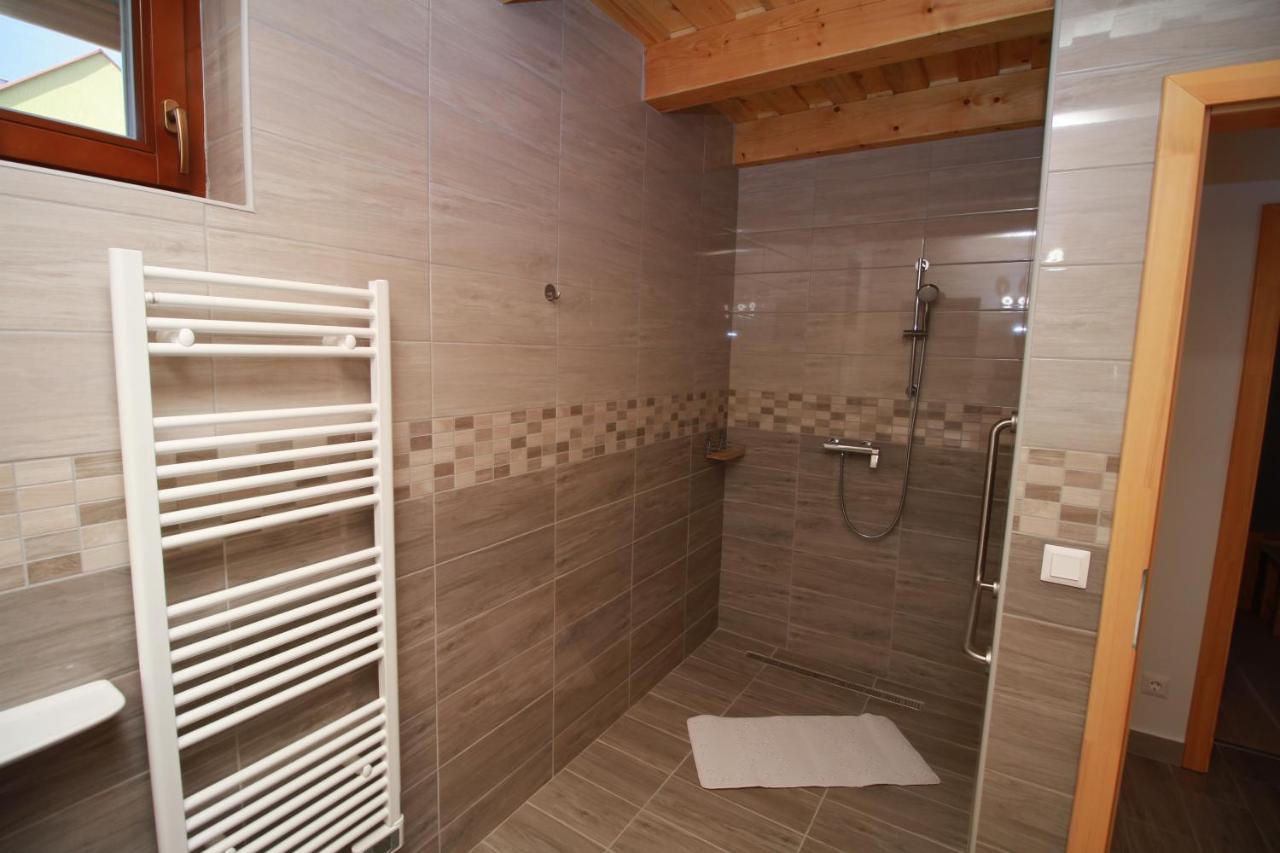 Boni Apartmanok Hegykő Buitenkant foto